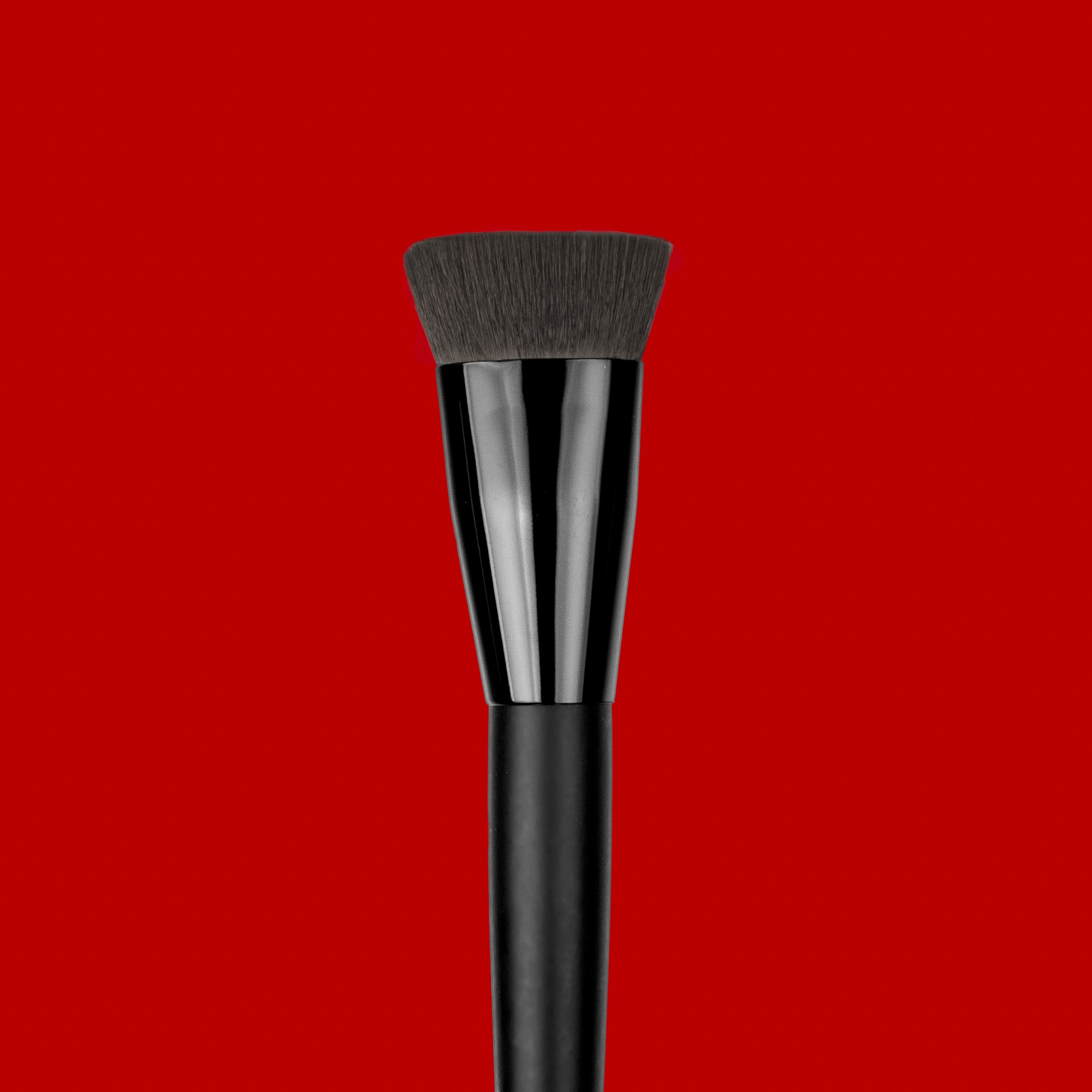 Flat Kabuki Hybrid Foundation/Contour F003